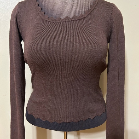 The Workshop, Large Chocolate Brown Scalloped Long Sleeved Knit (Runs Small) - Picture 2 of 11